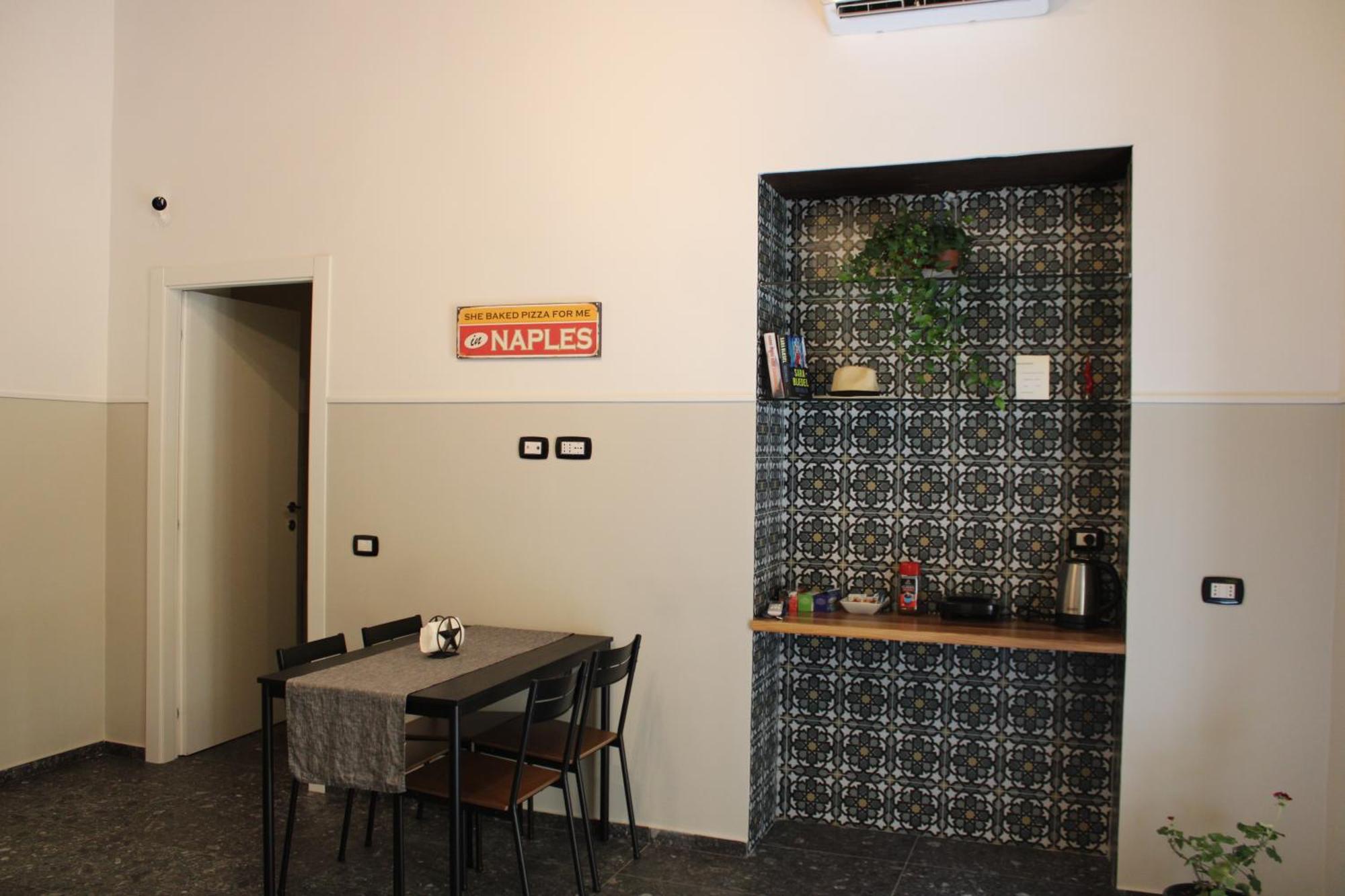 La Suite Del Centro Storico เนเปิลส์ ภายนอก รูปภาพ
